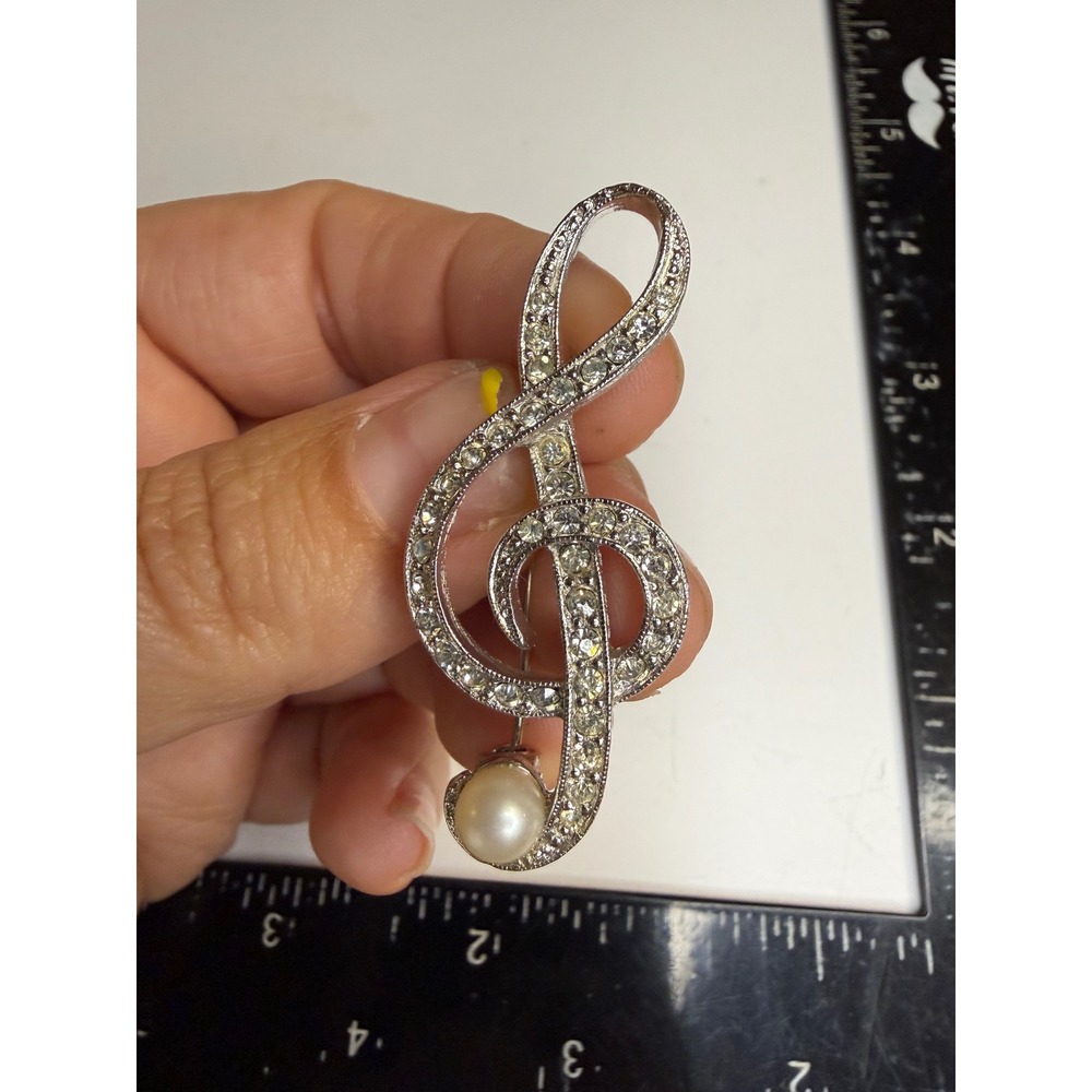 Silver Tone Treble Clef Music Note Brooch Rhinestone Faux Pearl Pin